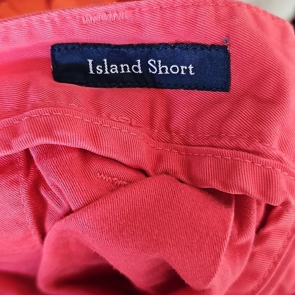 Vineyard Vines Short.